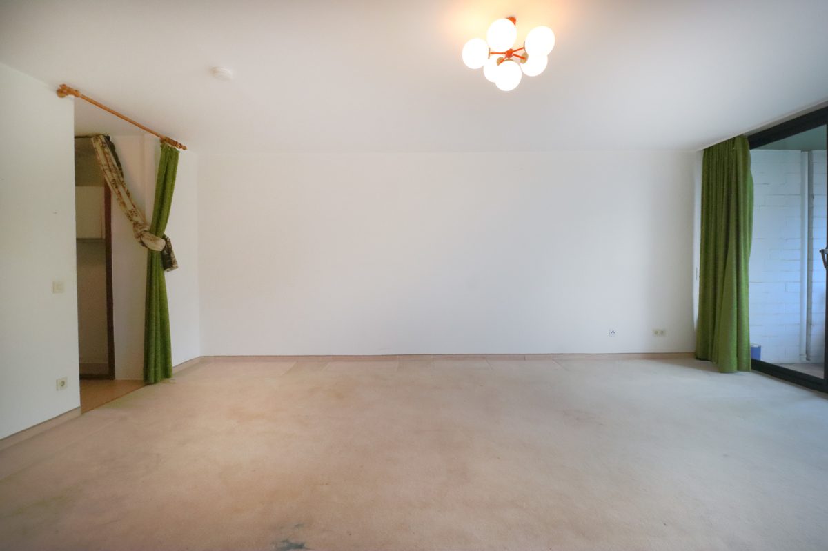 Immobilienangebot - Erkrath - Alle - leerstehende und helle 1-Zimmer mit Balkon, Schwimmbad und Sauna in Erkrath-Unterfeldhaus