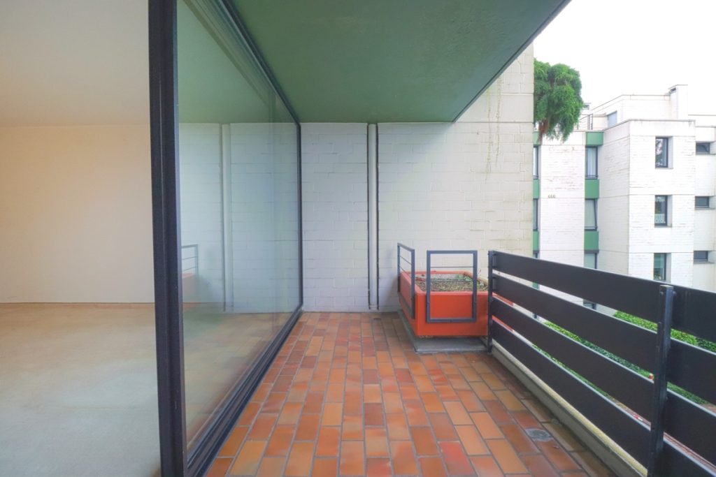 Immobilienangebot - Erkrath - Alle - leerstehende und helle 1-Zimmer mit Balkon, Schwimmbad und Sauna in Erkrath-Unterfeldhaus