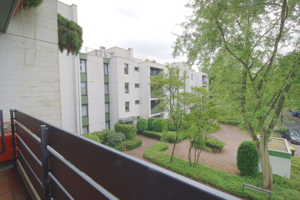 Immobilienangebot - Erkrath - Alle - leerstehende und helle 1-Zimmer mit Balkon, Schwimmbad und Sauna in Erkrath-Unterfeldhaus