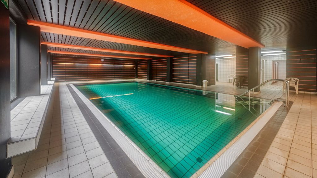 Immobilienangebot - Erkrath - Alle - leerstehende und helle 1-Zimmer mit Balkon, Schwimmbad und Sauna in Erkrath-Unterfeldhaus