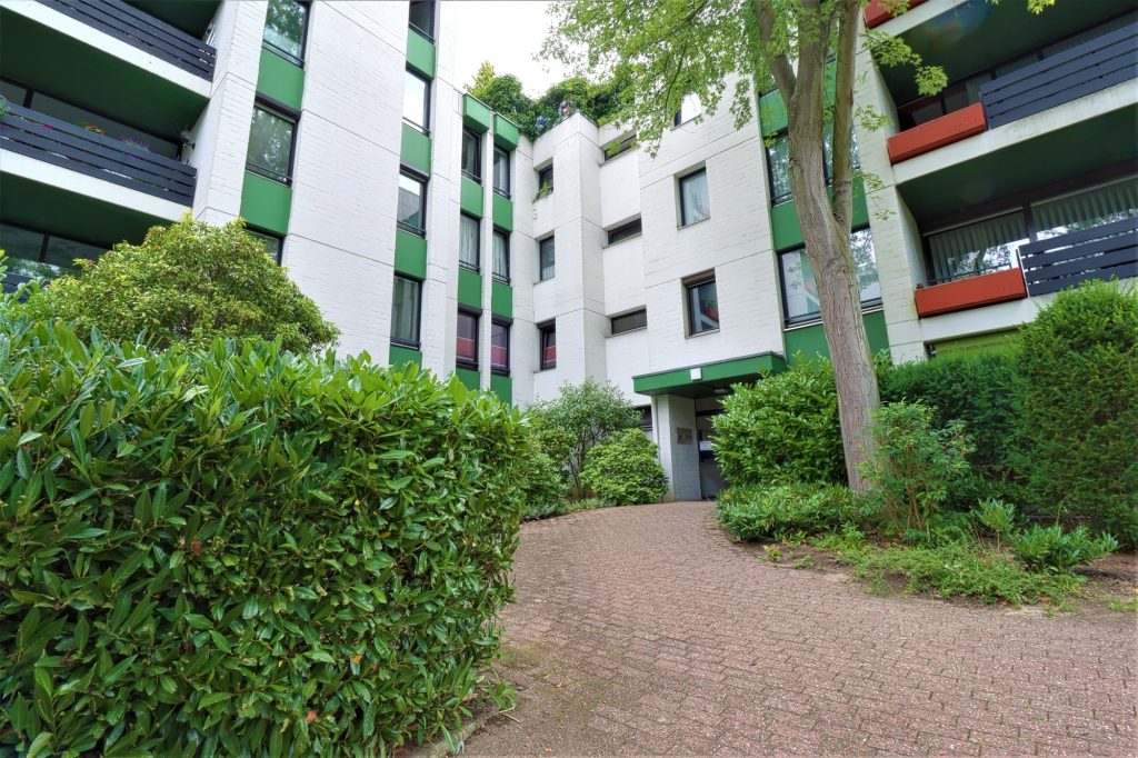 Immobilienangebot - Erkrath - Alle - leerstehende und helle 1-Zimmer mit Balkon, Schwimmbad und Sauna in Erkrath-Unterfeldhaus