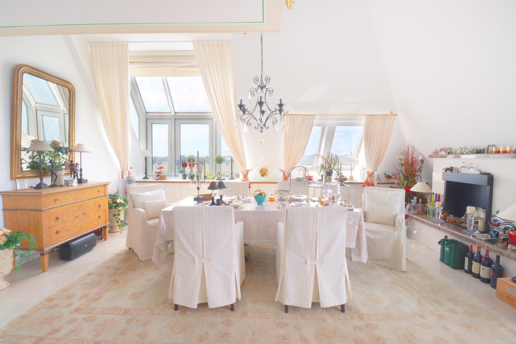 Immobilienangebot - Düsseldorf - Alle - Altstadt: exklusive Galeriewohnung mit einzigartigem Rheinblick, Terrasse und TG-Stellplatz