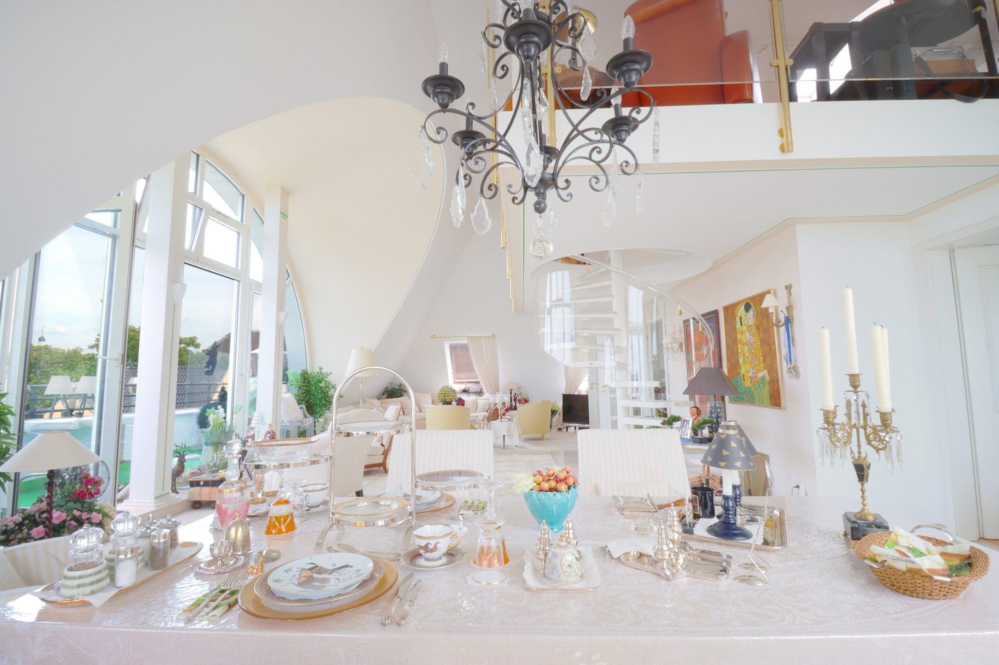 Immobilienangebot - Düsseldorf - Alle - Altstadt: exklusive Galeriewohnung mit einzigartigem Rheinblick, Terrasse und TG-Stellplatz