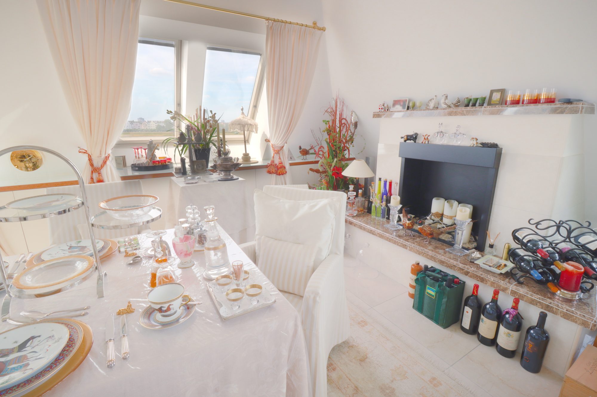 Immobilienangebot - Düsseldorf - Alle - Altstadt: exklusive Galeriewohnung mit einzigartigem Rheinblick, Terrasse und TG-Stellplatz