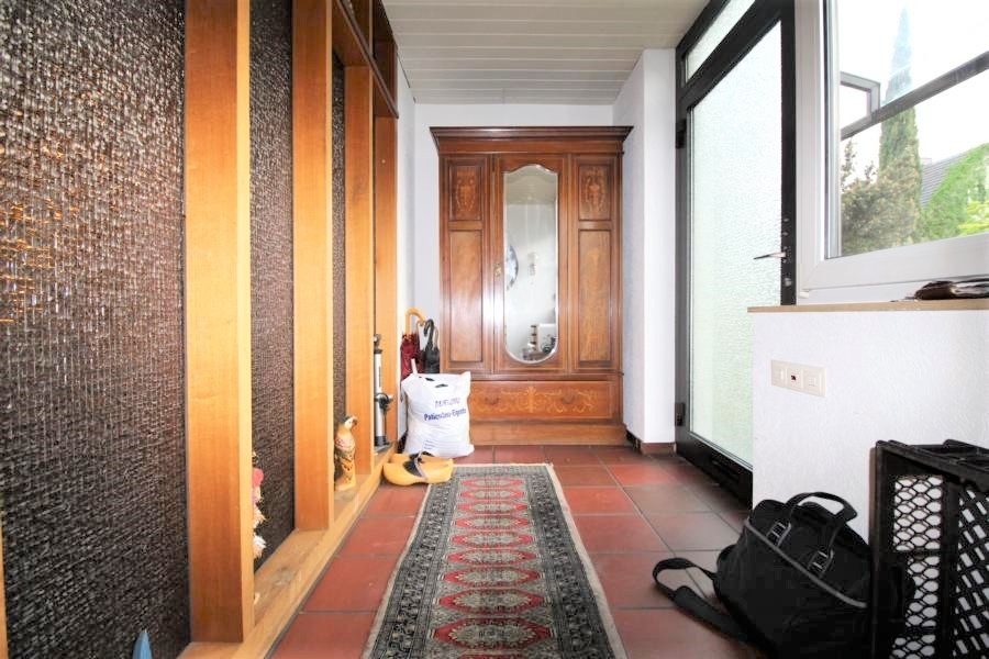 Immobilienangebot - Düsseldorf - Alle - Lörick: Reihenmittelhaus mit 6 Zimmern, Garage und Garten in sehr guter Lage