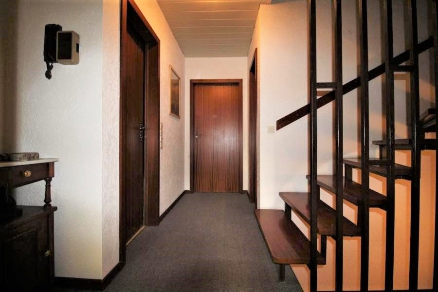 Immobilienangebot - Düsseldorf - Alle - Lörick: Reihenmittelhaus mit 6 Zimmern, Garage und Garten in sehr guter Lage