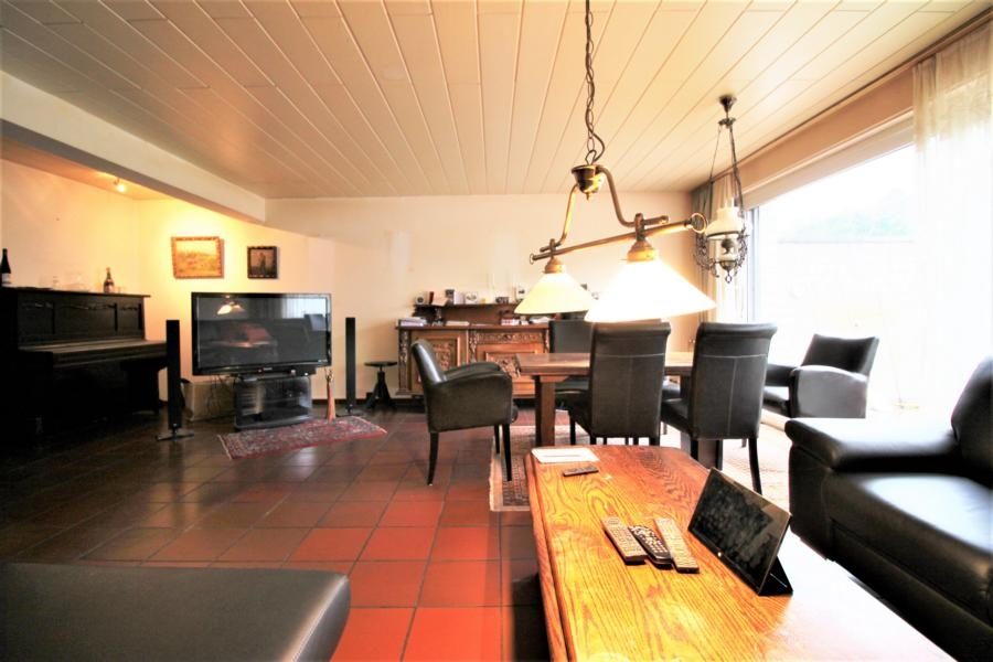 Immobilienangebot - Düsseldorf - Alle - Lörick: Reihenmittelhaus mit 6 Zimmern, Garage und Garten in sehr guter Lage