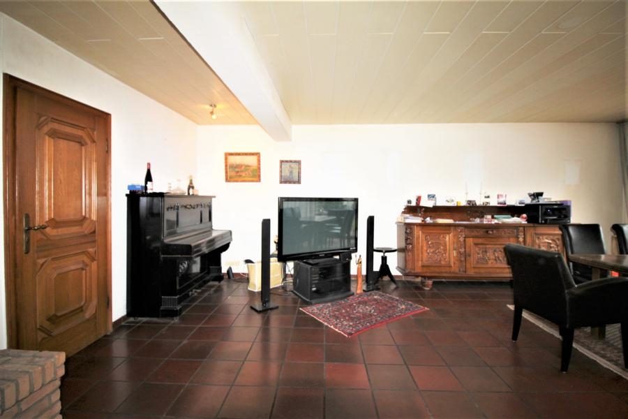 Immobilienangebot - Düsseldorf - Alle - Lörick: Reihenmittelhaus mit 6 Zimmern, Garage und Garten in sehr guter Lage
