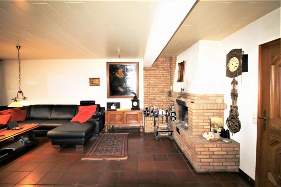 Immobilienangebot - Düsseldorf - Alle - Lörick: Reihenmittelhaus mit 6 Zimmern, Garage und Garten in sehr guter Lage