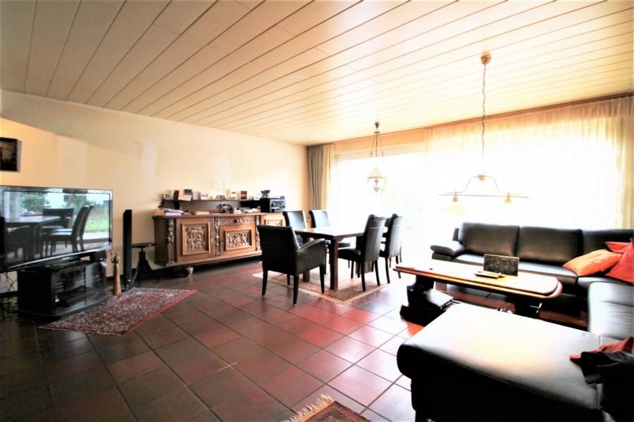 Immobilienangebot - Düsseldorf - Alle - Lörick: Reihenmittelhaus mit 6 Zimmern, Garage und Garten in sehr guter Lage
