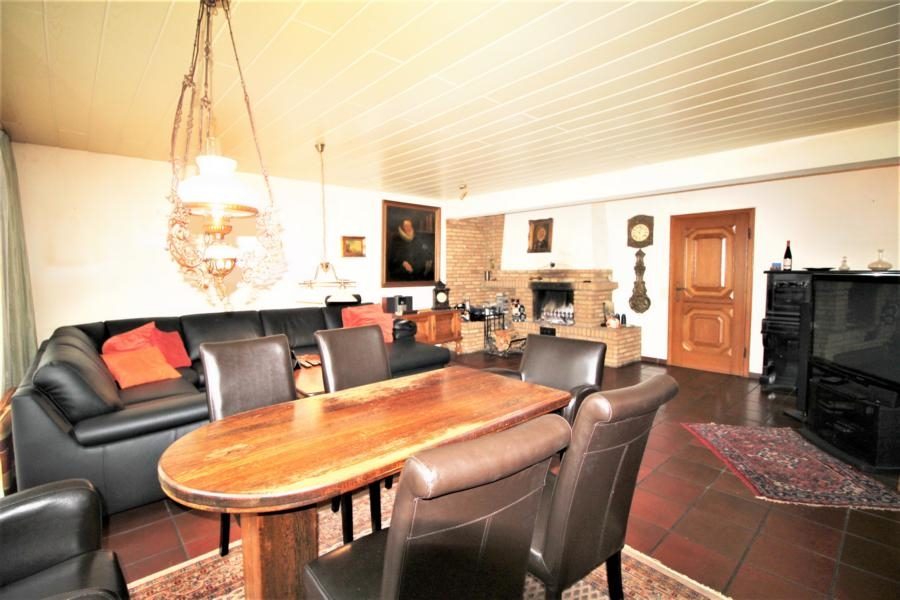 Immobilienangebot - Düsseldorf - Alle - Lörick: Reihenmittelhaus mit 6 Zimmern, Garage und Garten in sehr guter Lage