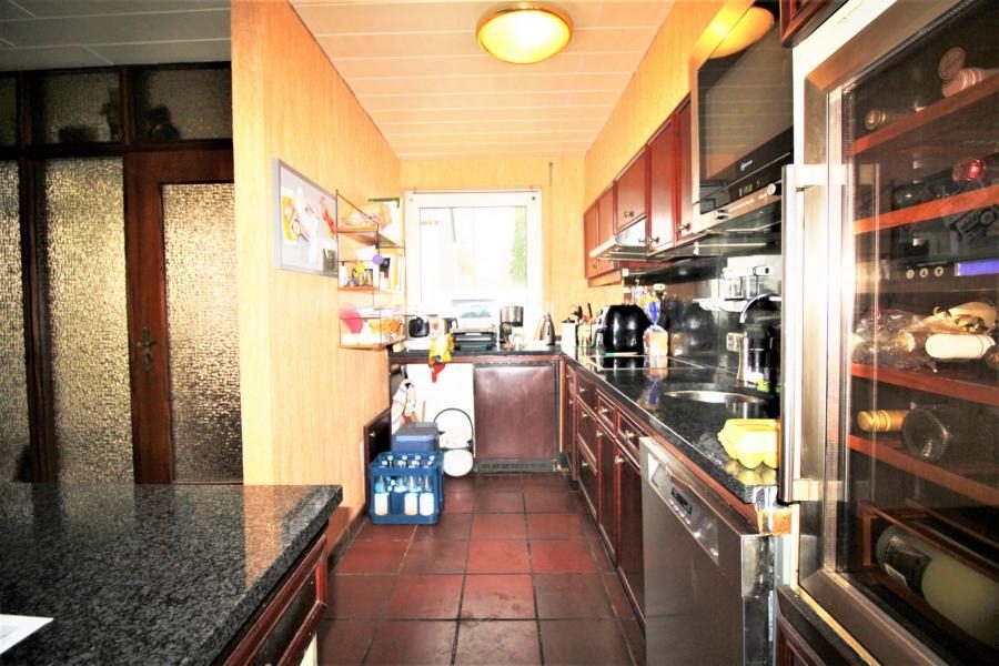 Immobilienangebot - Düsseldorf - Alle - Lörick: Reihenmittelhaus mit 6 Zimmern, Garage und Garten in sehr guter Lage