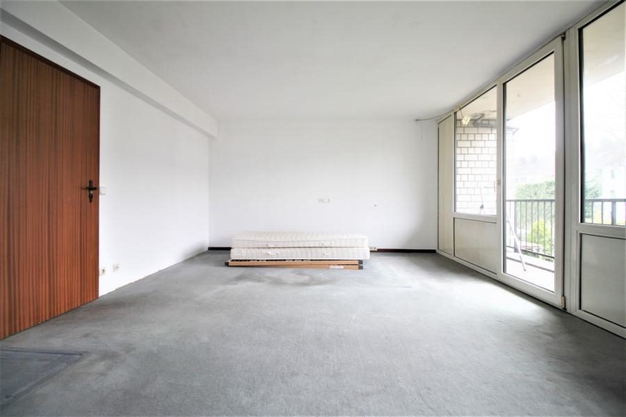 Immobilienangebot - Düsseldorf - Alle - Lörick: Reihenmittelhaus mit 6 Zimmern, Garage und Garten in sehr guter Lage