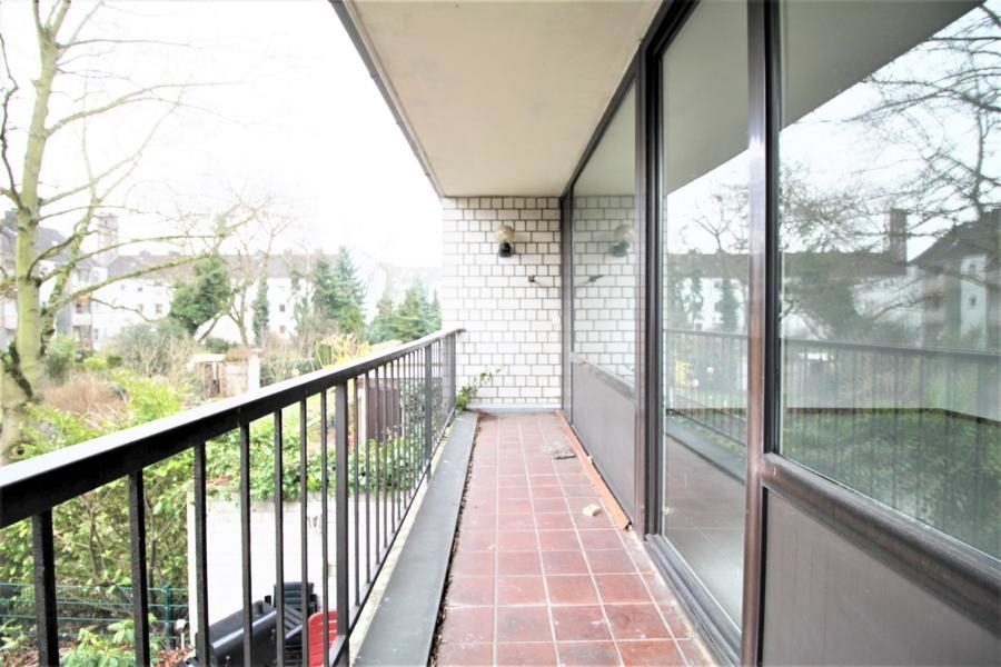 Immobilienangebot - Düsseldorf - Alle - Lörick: Reihenmittelhaus mit 6 Zimmern, Garage und Garten in sehr guter Lage