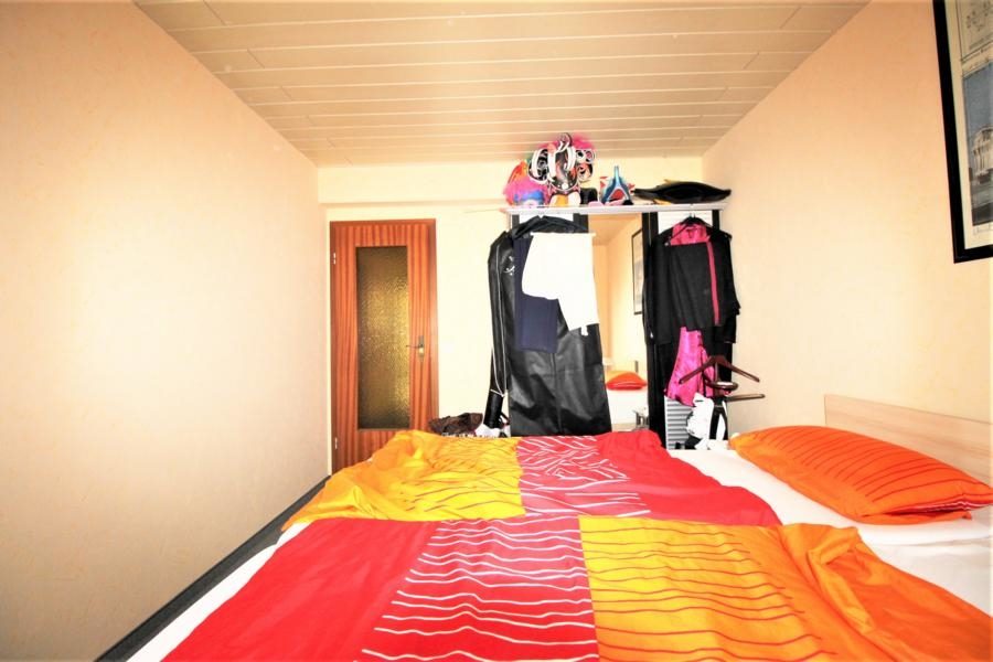Immobilienangebot - Düsseldorf - Alle - Lörick: Reihenmittelhaus mit 6 Zimmern, Garage und Garten in sehr guter Lage