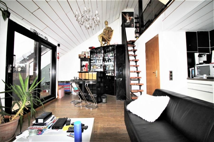 Immobilienangebot - Düsseldorf - Alle - Lörick: Reihenmittelhaus mit 6 Zimmern, Garage und Garten in sehr guter Lage