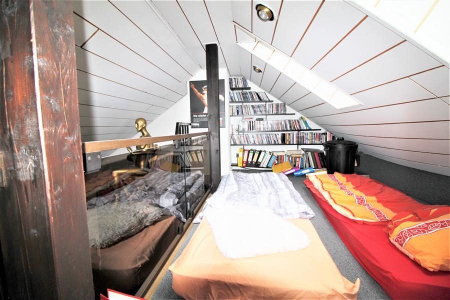 Immobilienangebot - Düsseldorf - Alle - Lörick: Reihenmittelhaus mit 6 Zimmern, Garage und Garten in sehr guter Lage