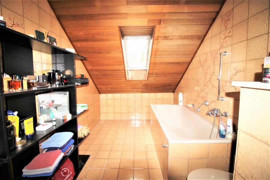 Immobilienangebot - Düsseldorf - Alle - Lörick: Reihenmittelhaus mit 6 Zimmern, Garage und Garten in sehr guter Lage