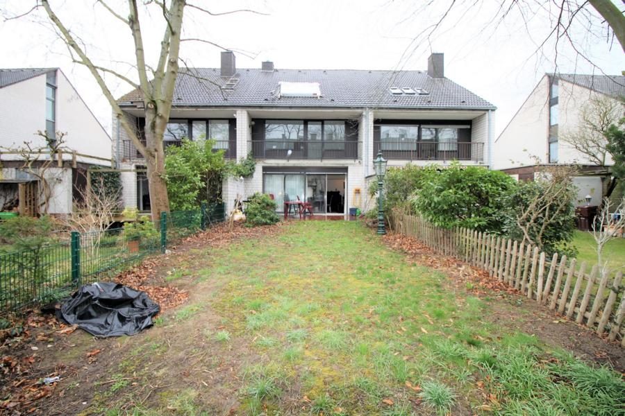 Immobilienangebot - Düsseldorf - Alle - Lörick: Reihenmittelhaus mit 6 Zimmern, Garage und Garten in sehr guter Lage