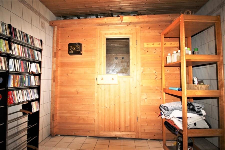 Immobilienangebot - Düsseldorf - Alle - Lörick: Reihenmittelhaus mit 6 Zimmern, Garage und Garten in sehr guter Lage