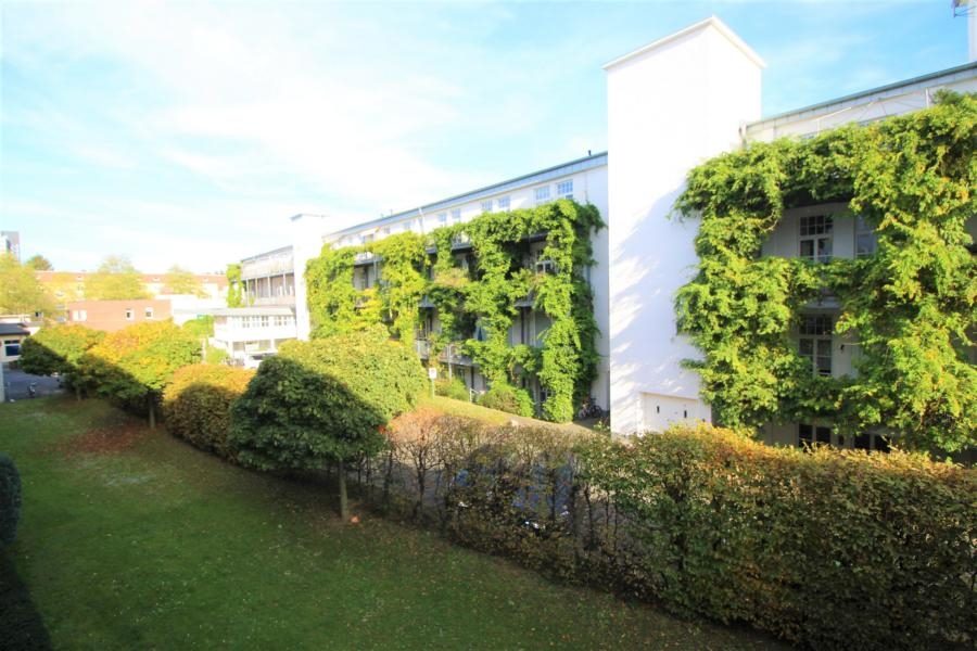 Immobilienangebot - Düsseldorf / Flingern Nord - Alle - Flingern Nord: Renovierungsbedürftige 2-Zimmerwohnung mit Balkon und Tiefgaragenstellplatz