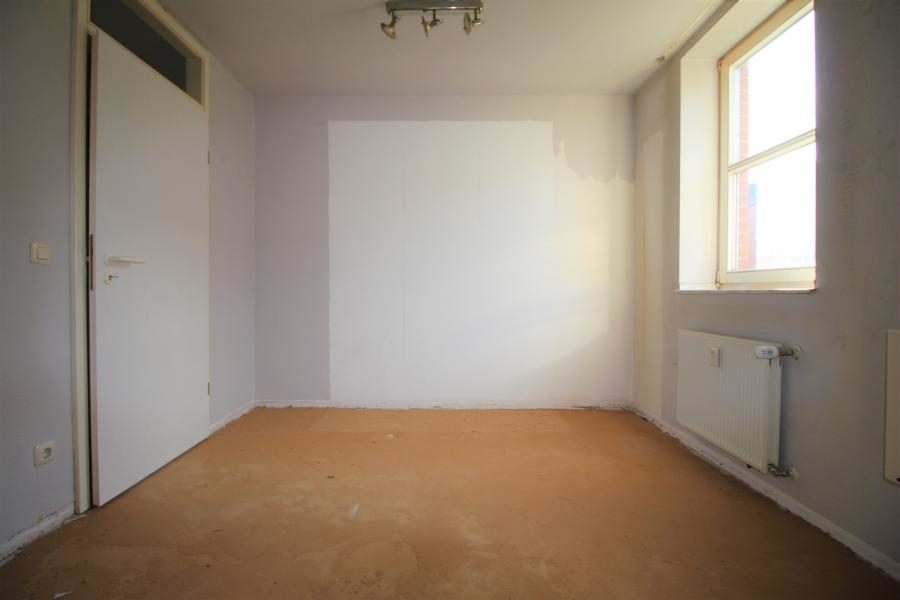 Immobilienangebot - Düsseldorf / Flingern Nord - Alle - Flingern Nord: Renovierungsbedürftige 2-Zimmerwohnung mit Balkon und Tiefgaragenstellplatz