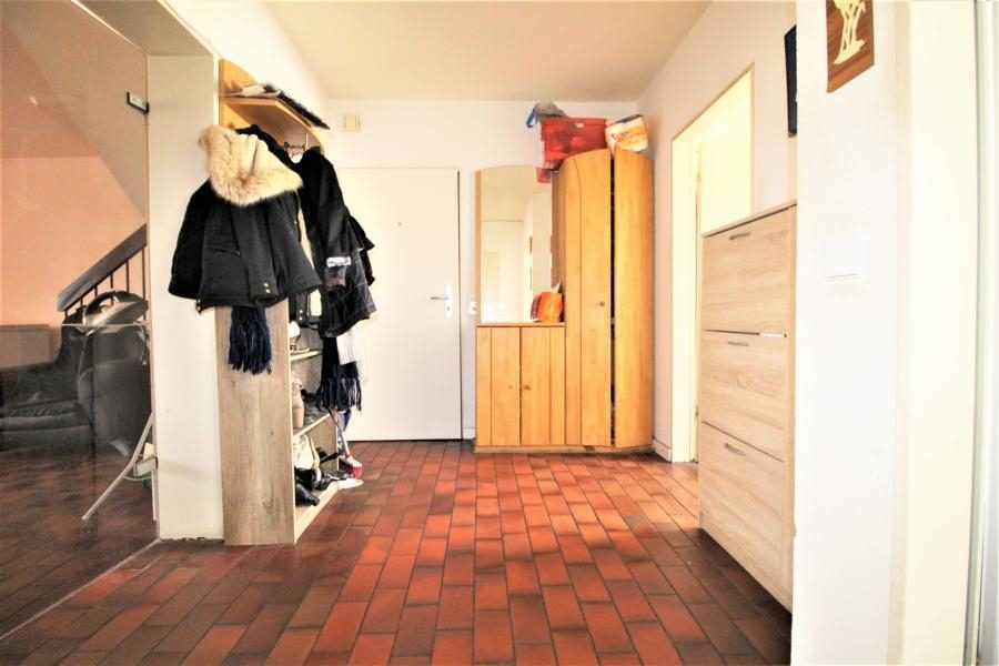 Immobilienangebot - Kaarst - Alle - Kapitalanlage Kaarst: großzügige 5 Zimmer-Maisonettewohnung mit Süd- Loggia und Stellplatz
