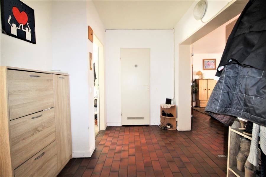 Immobilienangebot - Kaarst - Alle - Kapitalanlage Kaarst: großzügige 5 Zimmer-Maisonettewohnung mit Süd- Loggia und Stellplatz