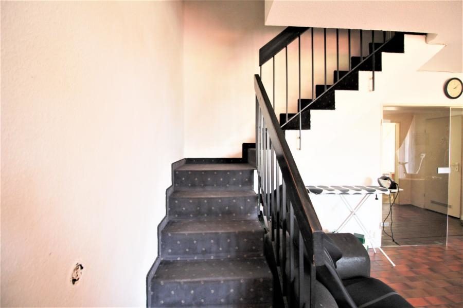 Immobilienangebot - Kaarst - Alle - Kapitalanlage Kaarst: großzügige 5 Zimmer-Maisonettewohnung mit Süd- Loggia und Stellplatz