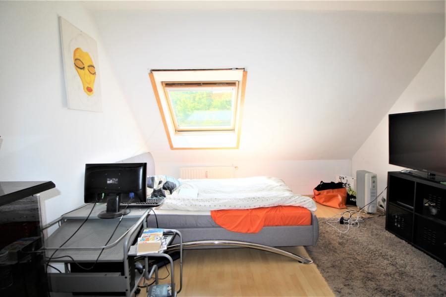 Immobilienangebot - Kaarst - Alle - Kapitalanlage Kaarst: großzügige 5 Zimmer-Maisonettewohnung mit Süd- Loggia und Stellplatz