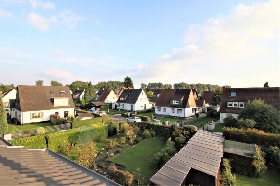 Immobilienangebot - Düsseldorf / Vennhausen - Alle - Vennhausen: Exklusives Reihenmittelhaus auf 2 Etagen mit Terrasse und Garten in ruhiger Lage