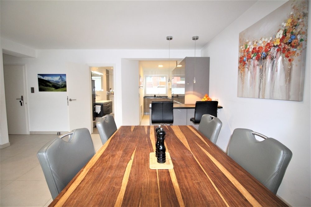 Immobilienangebot - Düsseldorf / Vennhausen - Alle - Vennhausen: Exklusives Reihenmittelhaus auf 2 Etagen mit Terrasse und Garten in ruhiger Lage