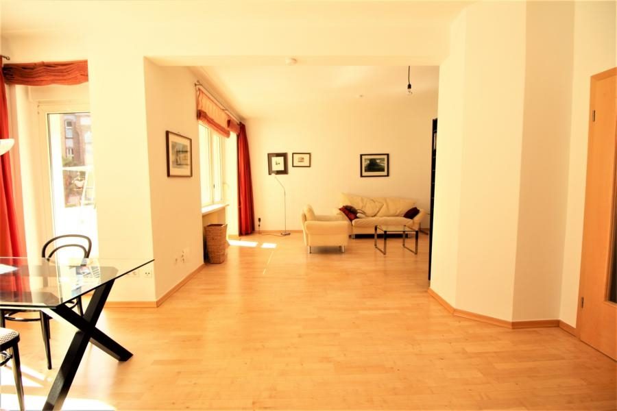 Immobilienangebot - Düsseldorf - Alle - Pempelfort: gut geschnittene 2 bzw. 3 Zimmer ETW mit riesiger Dachterrasse und Balkon