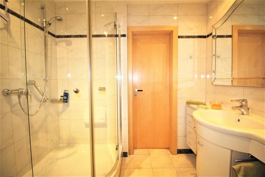 Immobilienangebot - Düsseldorf - Alle - Pempelfort: gut geschnittene 2 bzw. 3 Zimmer ETW mit riesiger Dachterrasse und Balkon