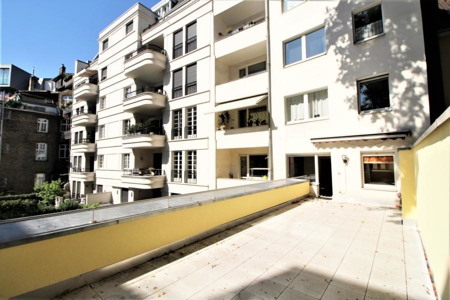 Immobilienangebot - Düsseldorf - Alle - Pempelfort: gut geschnittene 2 bzw. 3 Zimmer ETW mit riesiger Dachterrasse und Balkon