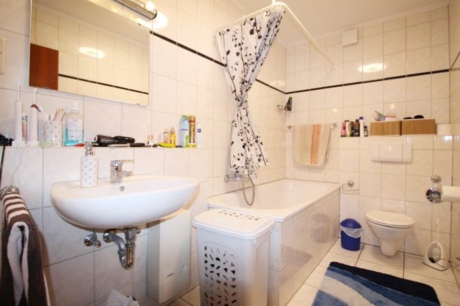 Immobilienangebot - Düsseldorf - Alle - Hassels: gut geschnittene 2 Zimmerwohnung mit Balkon und TG-Stellplatz