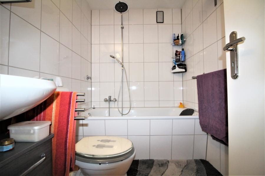 Immobilienangebot - Krefeld / Cracau - Alle - helle 2 Zimmerwohnung in Innenstadtlage mit TG-Stellplatz.  Für Kapitalanleger und Selbstnutzer