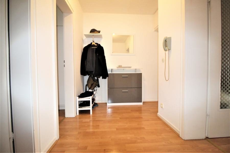 Immobilienangebot - Krefeld / Cracau - Alle - helle 2 Zimmerwohnung in Innenstadtlage mit TG-Stellplatz.  Für Kapitalanleger und Selbstnutzer