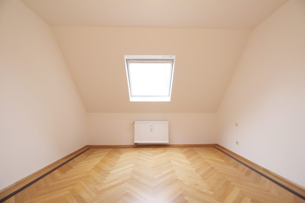 Immobilienangebot - Düsseldorf - Alle - Erstbezug nach Renovierung: helle & gut geschnittene 3,5 Raum Maisonette Wohnung mit Top Ausstattung
