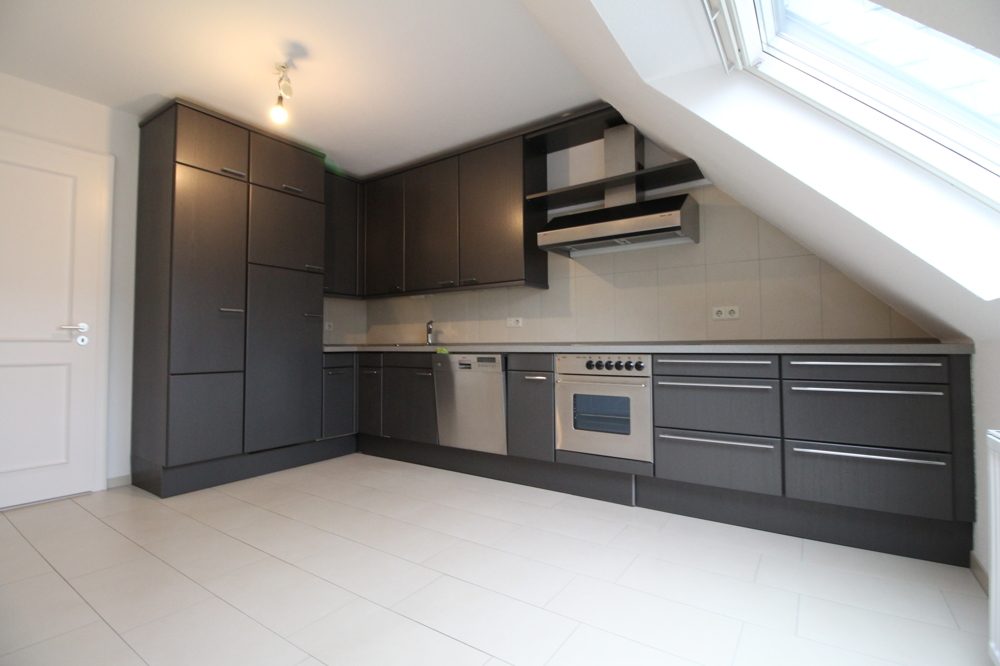Immobilienangebot - Düsseldorf - Alle - Erstbezug nach Renovierung: helle & gut geschnittene 3,5 Raum Maisonette Wohnung mit Top Ausstattung