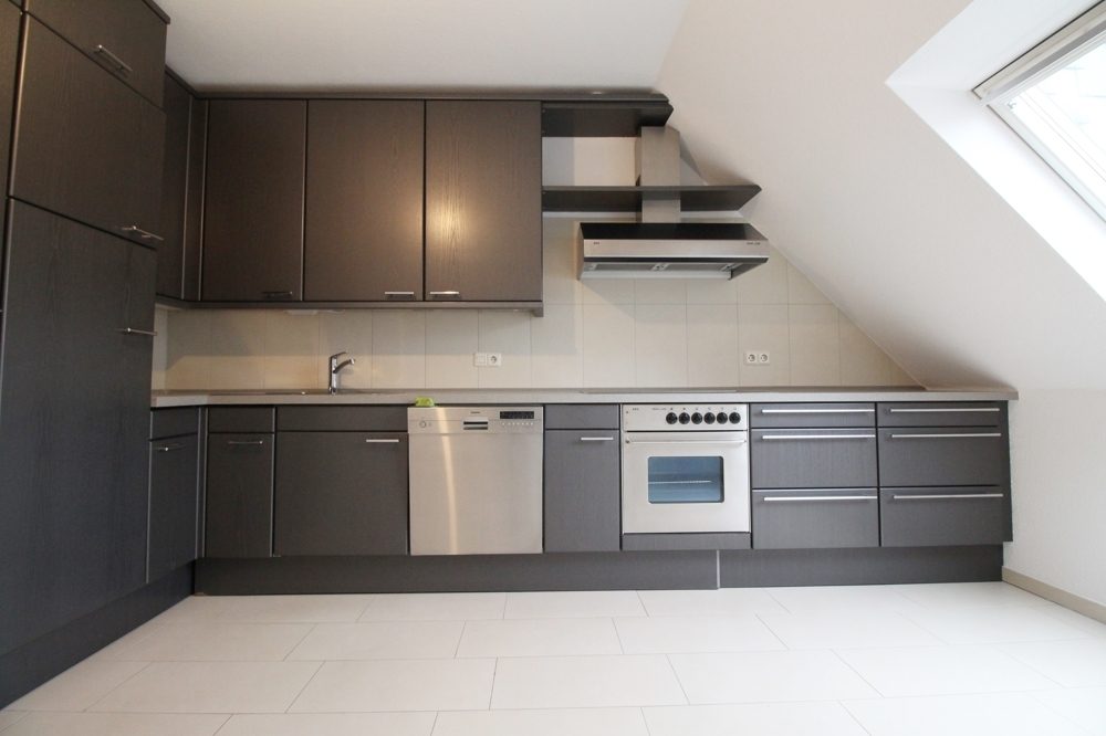 Immobilienangebot - Düsseldorf - Alle - Erstbezug nach Renovierung: helle & gut geschnittene 3,5 Raum Maisonette Wohnung mit Top Ausstattung