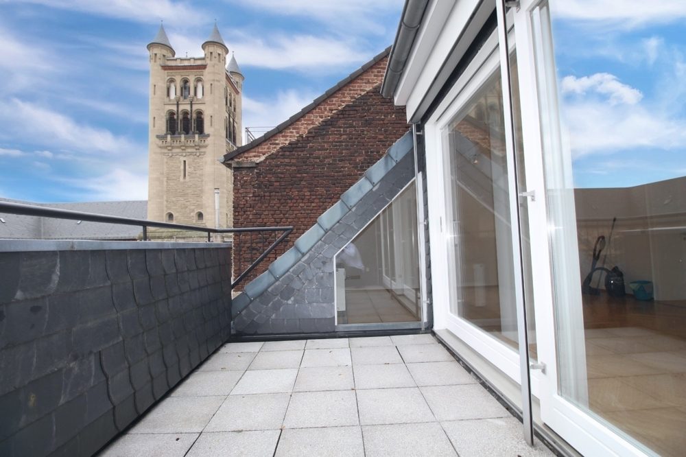 Immobilienangebot - Düsseldorf - Alle - Erstbezug nach Renovierung: helle & gut geschnittene 3,5 Raum Maisonette Wohnung mit Top Ausstattung