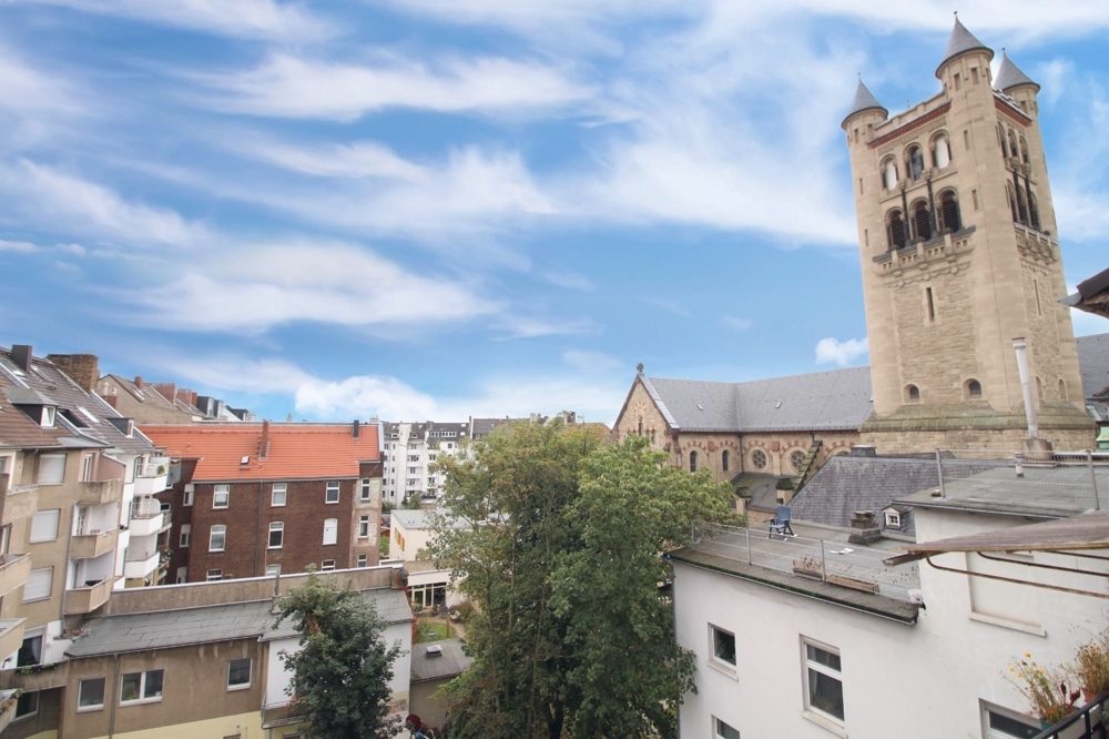 Immobilienangebot - Düsseldorf - Alle - Erstbezug nach Renovierung: helle & gut geschnittene 3,5 Raum Maisonette Wohnung mit Top Ausstattung