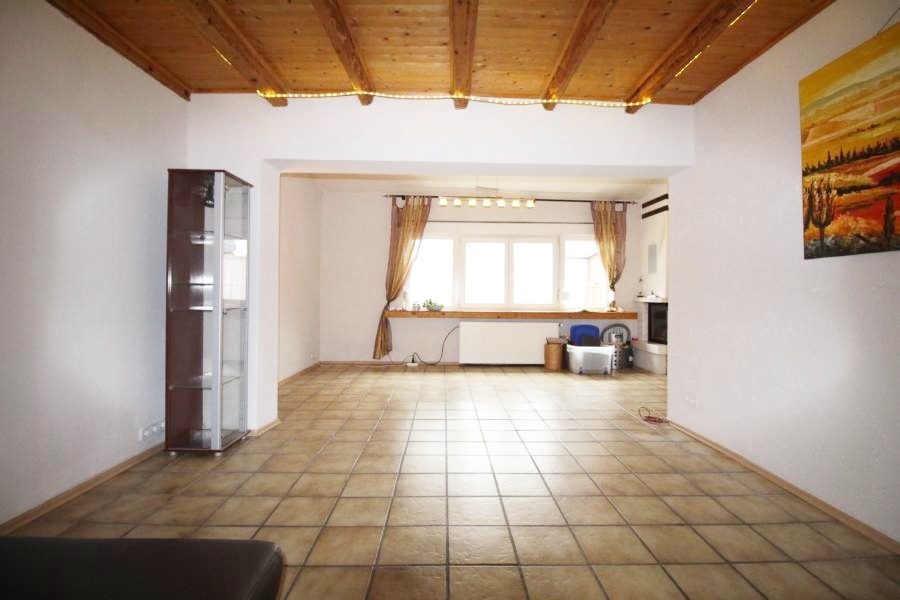 Immobilienangebot - Duisburg / Hochheide - Alle - Modernisiertes Einfamilienhaus mit Wintergarten und großer Doppelgarage