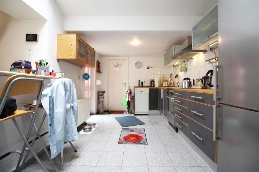Immobilienangebot - Duisburg / Hochheide - Alle - Modernisiertes Einfamilienhaus mit Wintergarten und großer Doppelgarage