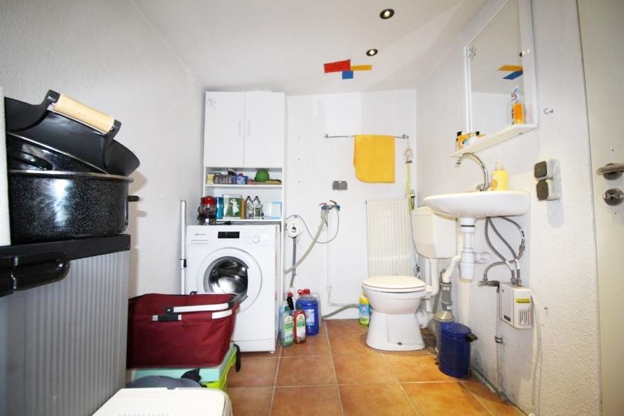 Immobilienangebot - Duisburg / Hochheide - Alle - Modernisiertes Einfamilienhaus mit Wintergarten und großer Doppelgarage