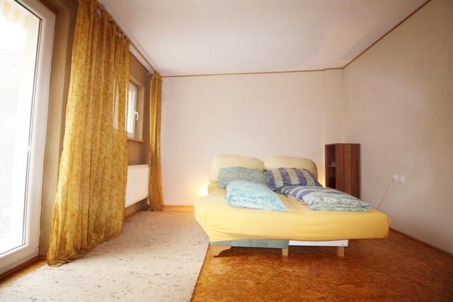 Immobilienangebot - Duisburg / Hochheide - Alle - Modernisiertes Einfamilienhaus mit Wintergarten und großer Doppelgarage