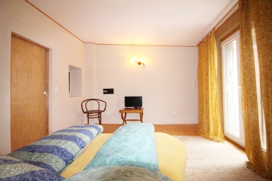Immobilienangebot - Duisburg / Hochheide - Alle - Modernisiertes Einfamilienhaus mit Wintergarten und großer Doppelgarage
