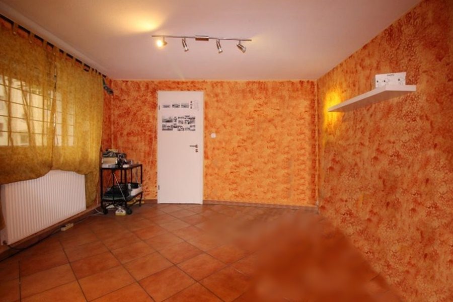 Immobilienangebot - Duisburg / Hochheide - Alle - Modernisiertes Einfamilienhaus mit Wintergarten und großer Doppelgarage