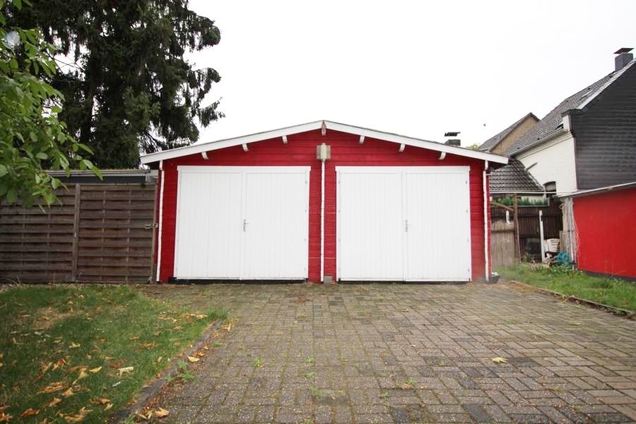 Immobilienangebot - Duisburg / Hochheide - Alle - Modernisiertes Einfamilienhaus mit Wintergarten und großer Doppelgarage